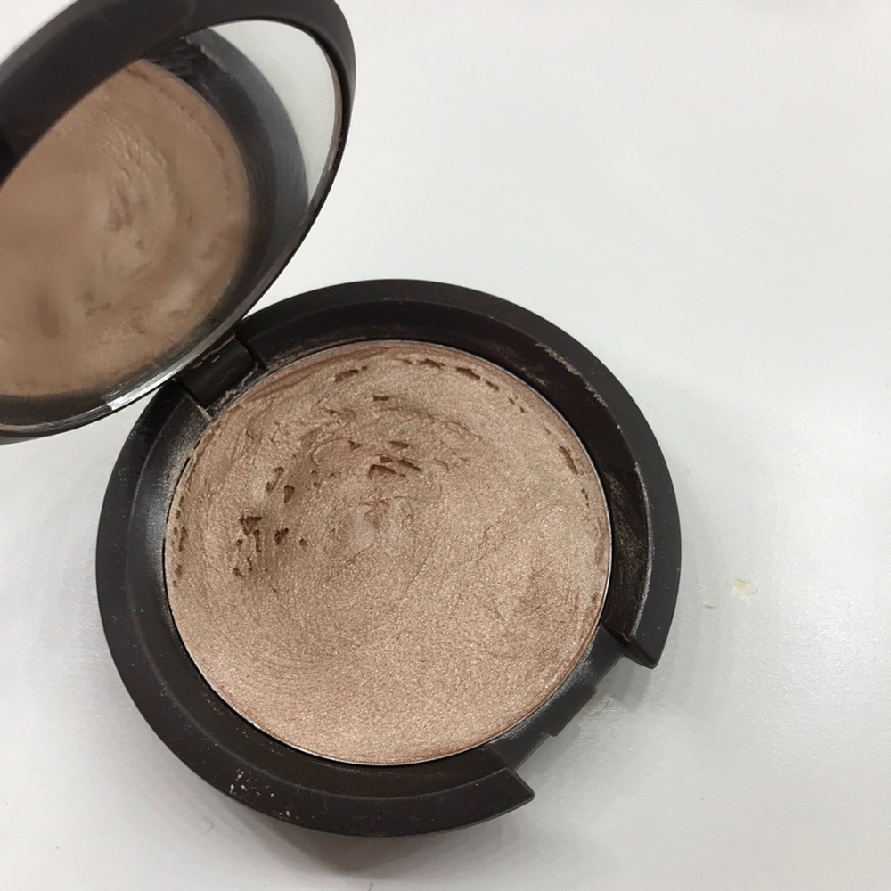 Becca shimmering skin perfector poured in Opal